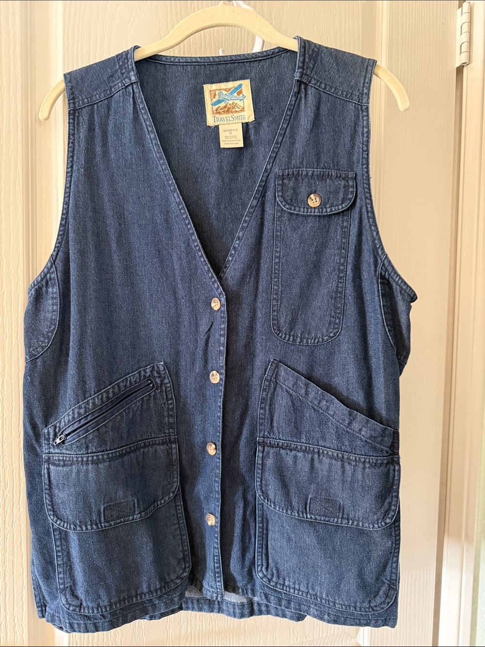 TravelSmith Dark Denim Women’s Vest, Size Medium